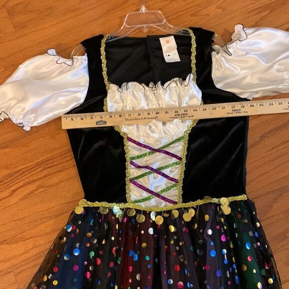 Gypsy costume one-size includes cape/head wrap, goldtone necklace & earrings. - Picture 6 of 11